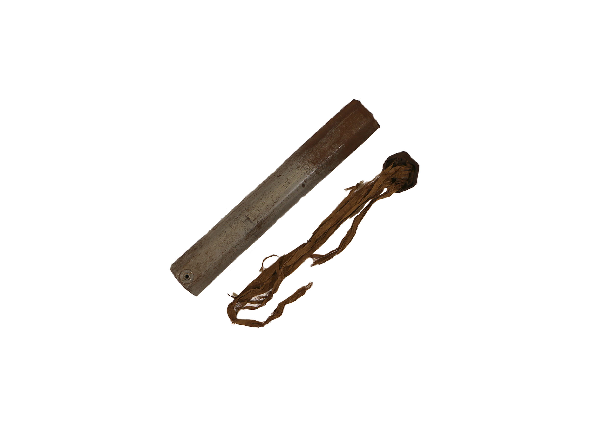 焼夷弾カラ（不発弾）